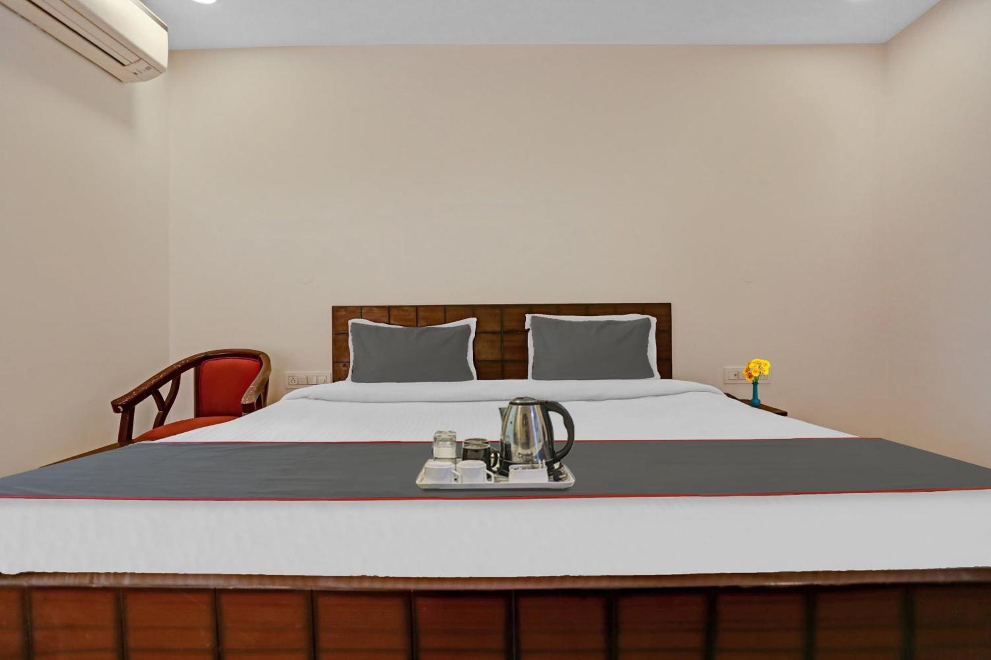 Hotel O The Grand Palm Gurgaon Bagian luar foto