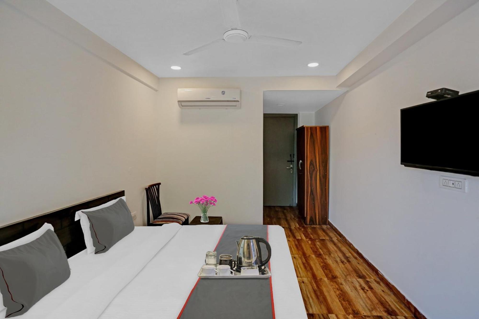Hotel O The Grand Palm Gurgaon Bagian luar foto