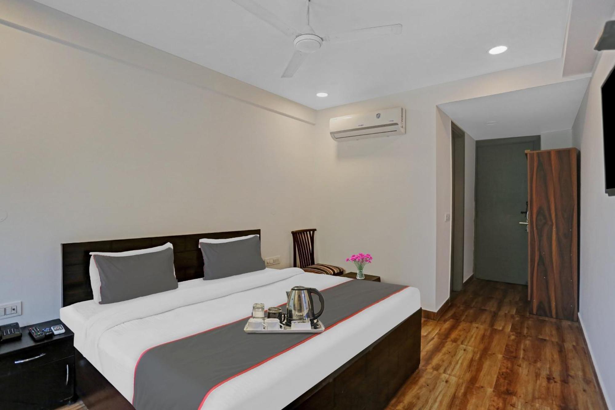 Hotel O The Grand Palm Gurgaon Bagian luar foto