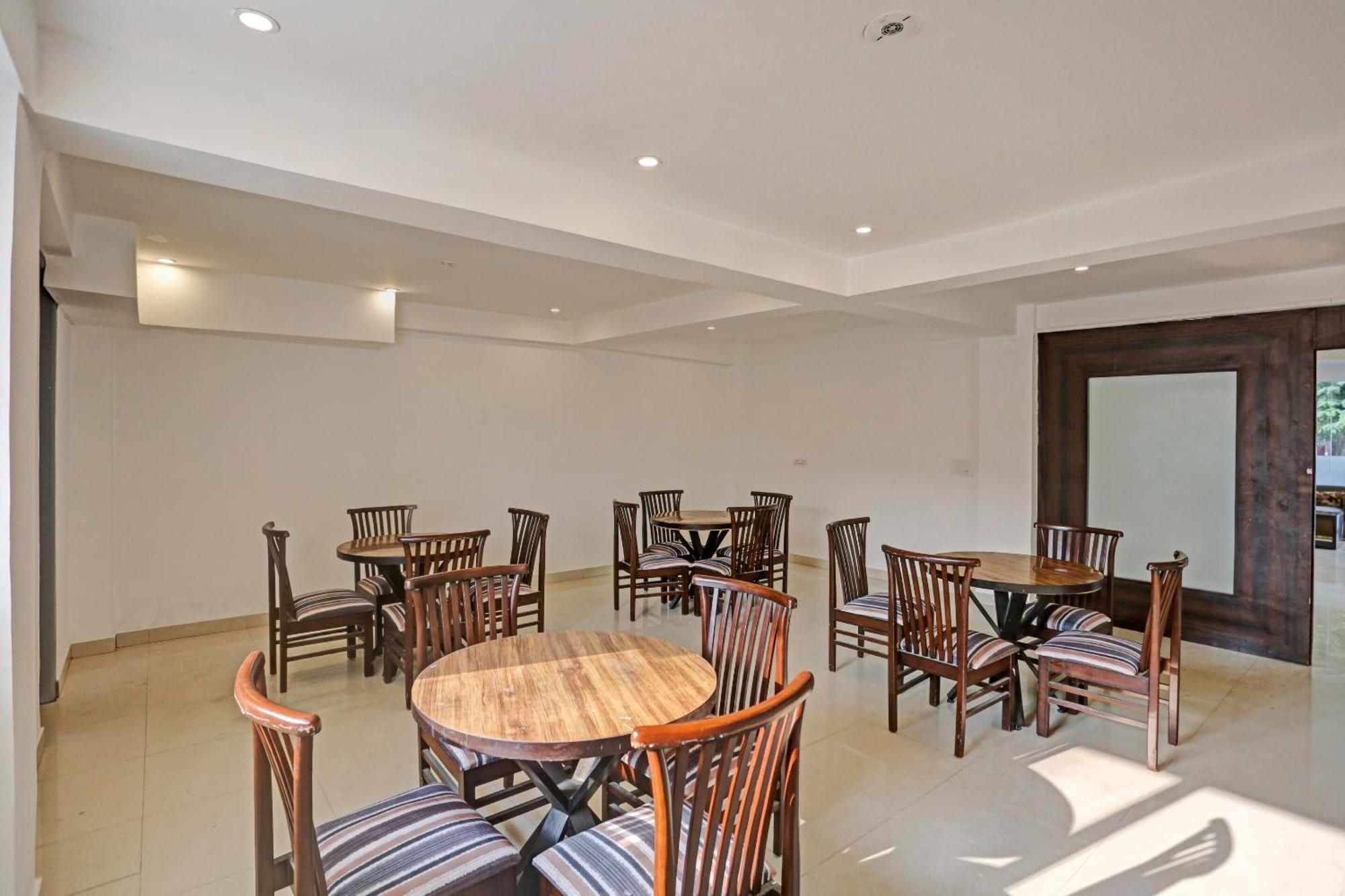 Hotel O The Grand Palm Gurgaon Bagian luar foto